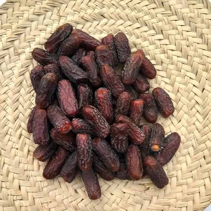 تصویر 4 از خرما پیارم شهد دار اعلاء با ظاهر براق و بافت یک دست